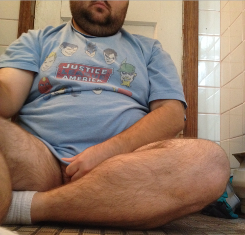 mrfeelingunfocused:  Blue shirt