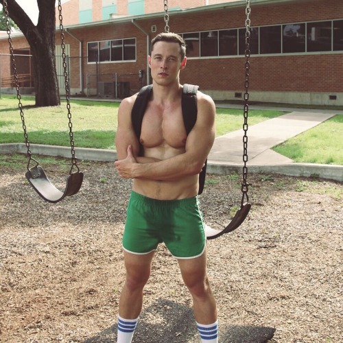hunkspotting:  Is that piss or sweat from a work-out?! Either way it looks nice!