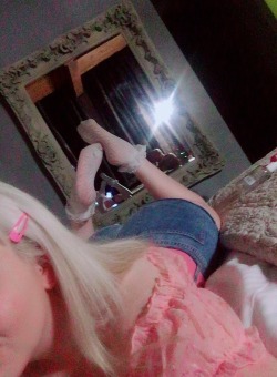 brat-grrl2:being That Bitch who just got wired 1k just bcos & is spending a 24 hr booking w/ K83 drinking pink champagne & getting her pussy & ass ate #spoilt 