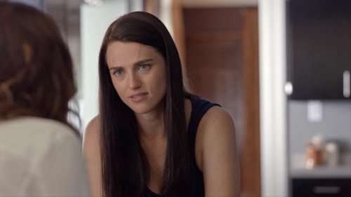 katiekendrick:Katie McGrath as Sarah Bennett in Slasher (S1, E2: “Digging Your Grave With Your Teeth