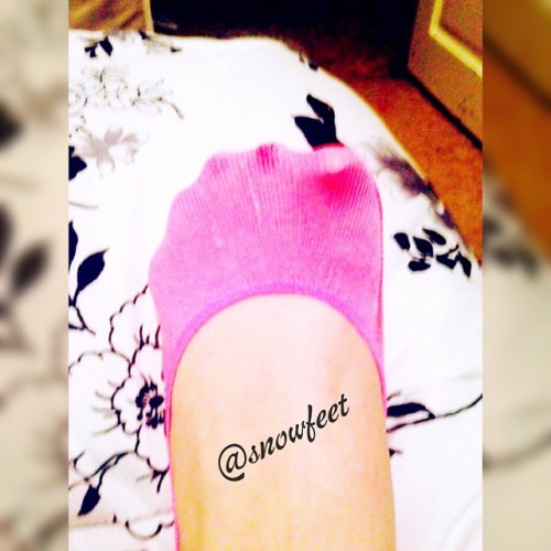 lolaspaws:#toes #teamprettyfeet #instafeet #prettyfeet #prettytoes #perfectfeet #perfecttoes #amazin