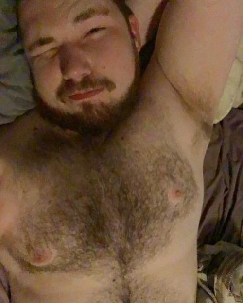 I am le tired.  . . . . . . . . . . . . . . . . . . #stockyboy #gogobear #gaybears #gaybeard #profes