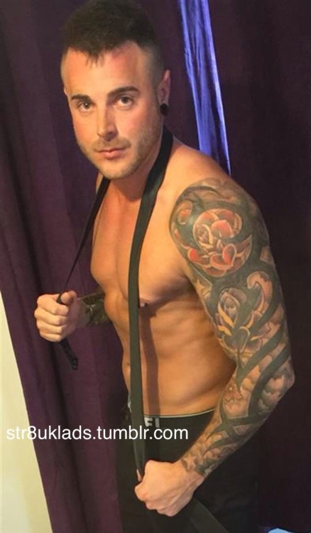 str8uklads:  Tom, 27, Northamptonshire. UK