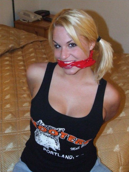 mmpphhmmpphh:Dan’s Bondage Babes