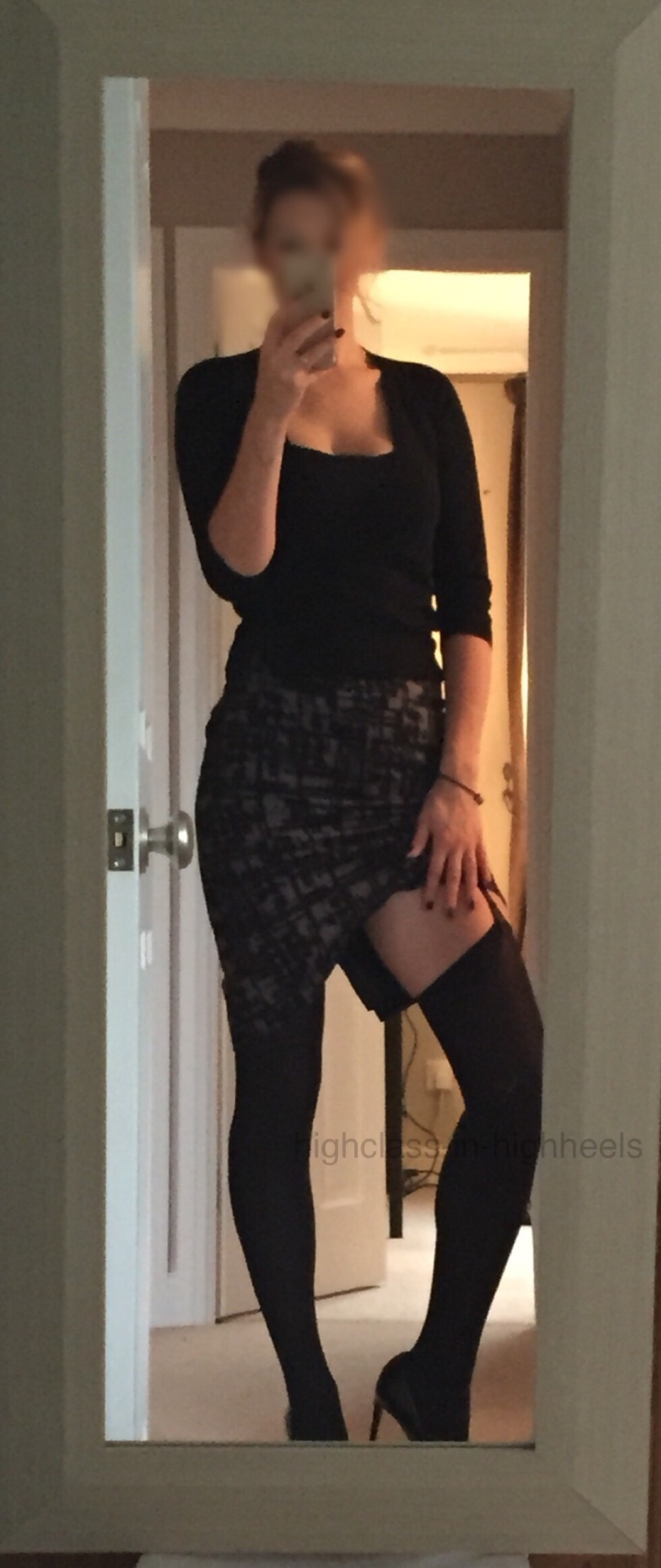 highclass-in-highheels:  Getting ready for work, I don’t think my colleagues have