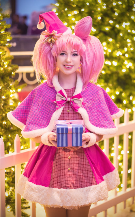 Riccardo Bacci Christmas Sailor Scout DesignsSailor Moon - @amiephoto  Sailor Chibi Moon - @ang