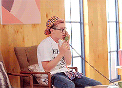 sugahani-blog:  so did donghae just successfully ask hyukjae on a date or am i completely