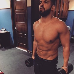 celebritymeat:  Drake.