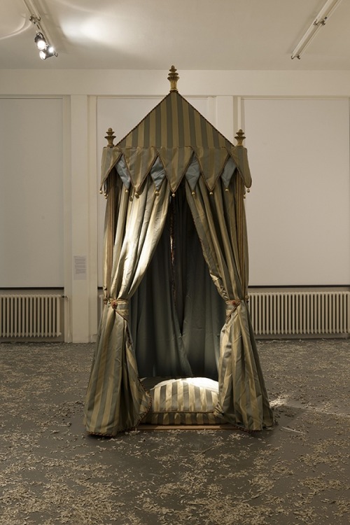Cabine (2008), A Collaboration Between AA Bronson & Scott Treleaven