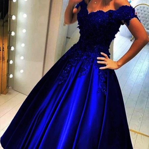 royal blue fashion . shop from our bio . . #prom2019 #gown #eveningdress #prom2k19 #promdress #quinc