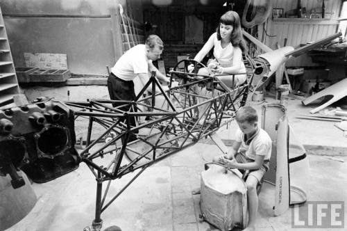 Family building an airplane(J.R. Eyerman. 1961)