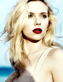 kn0wy0u:  Scarlett Johansson