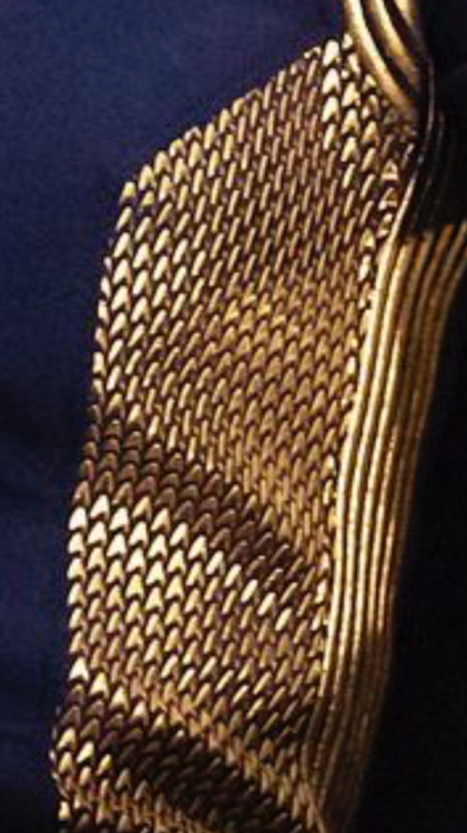 trekcore:Look Closely: Torso panels of the new Discovery uniforms are tiny, metallic Starfleet delta