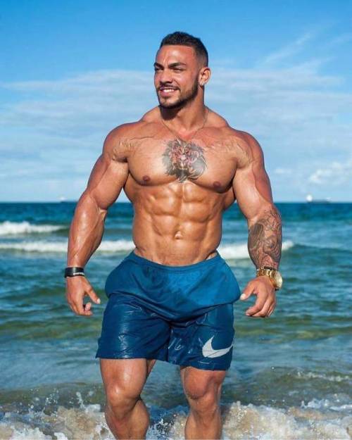 Sexy Muscle Guys