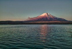 japanlove:  Mt. Fuji (by illuminaut)