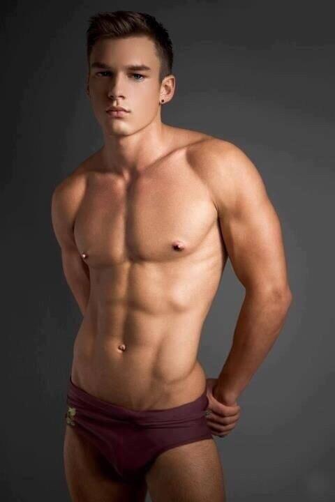 hotmalepicsss:  Follow me for More hot guys : http://hotmalepicsss.tumblr.com/