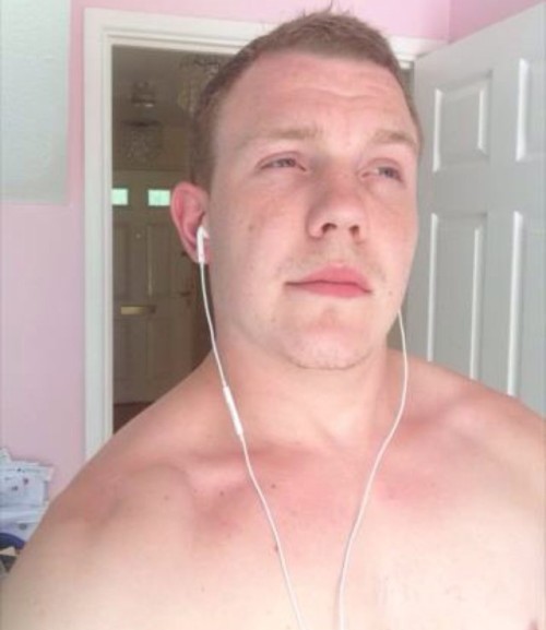 rts-ratethestraightblog:  Rate Tome here with 25 likes/reblogs if you want to see him rated and hard ;) For more content follow twitter @Ratethestraight or xhamster http://xhamster.com/user/RSTratethestraight  Rated and hard ;) 