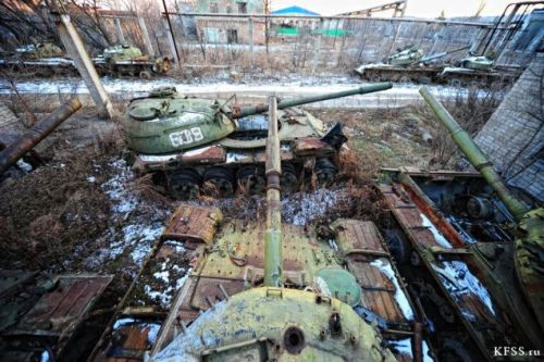toocatsoriginals:  Abandoned Red Army Armor - Repair Base 77 - Ussuriysk, Russia via KFSS