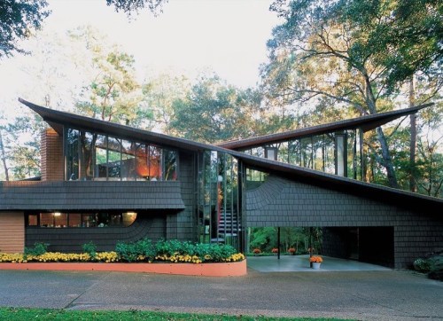 lionfloss:The Durst House designed by Bruce Goff in the heavily wooded Piney Point area of Houston, 