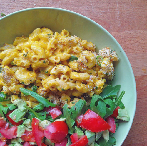 whattheguac: VEGAN MAC AND CHEESE! This deliciously rich and gooey mac and cheese is amazing! NO cru