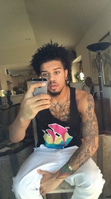 savvyifyanasty:  essfitcee:  Darrel  He’s gorgeous 😍 