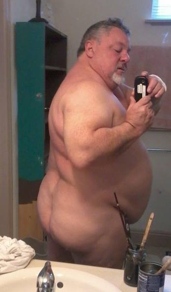 privatedaddies:  bak71:  panas73:  daddy bear  Sexy Papi 💓💘😍😘  Want him