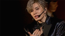 gyuzizis:  161229 kbs gayo daechukje ☆ the eye