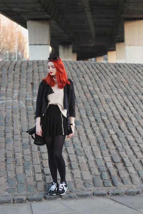 christinasshow: “There is something about Scandinavian girls’ style in opaque tights tha