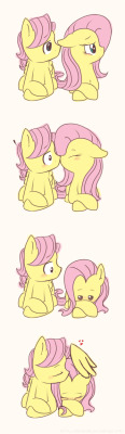 madame-fluttershy:  kisses.. by *ChicaSonic