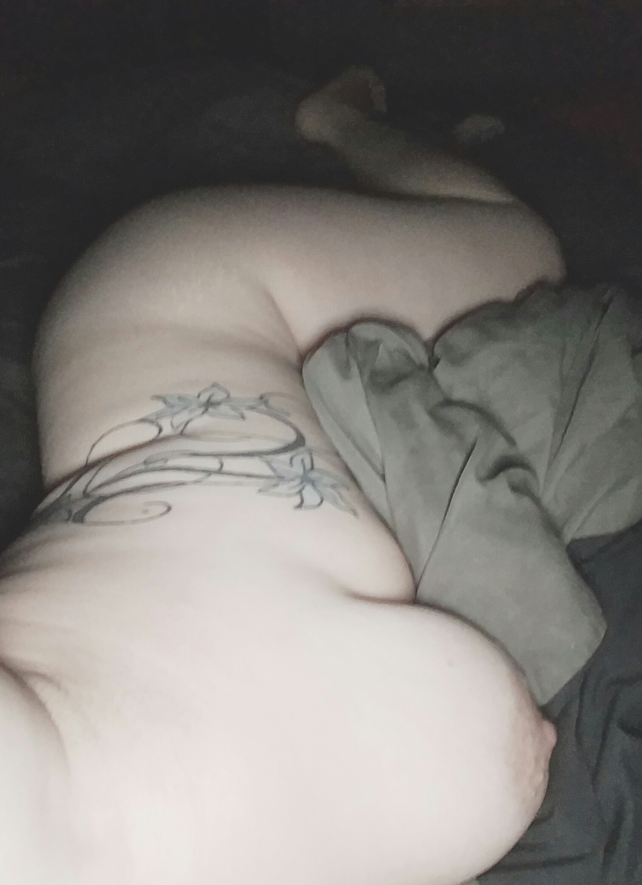 sweetharlot85:  Sleepy 😪😪😪