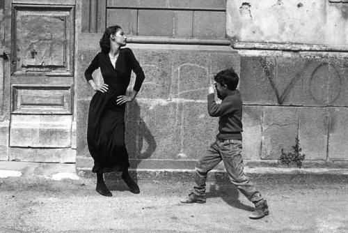 The Dutch model MARPESSA by Ferdinando Scianna. ITALY. Sicily. Province of Catania. Caltagirone. 198