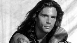 Maszületettlegenda: Lorenzo Lamas (1958):D