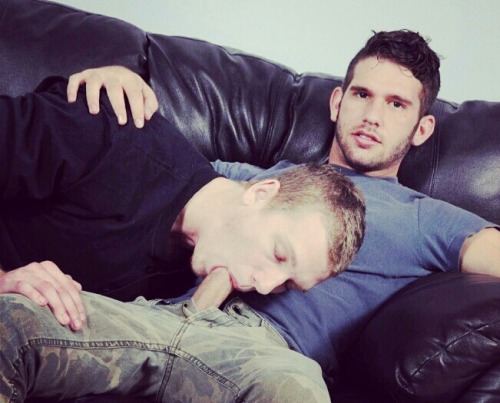 iluv2freeball:  http://Iluv2freeball.tumblr.com/archive ♂♂ 