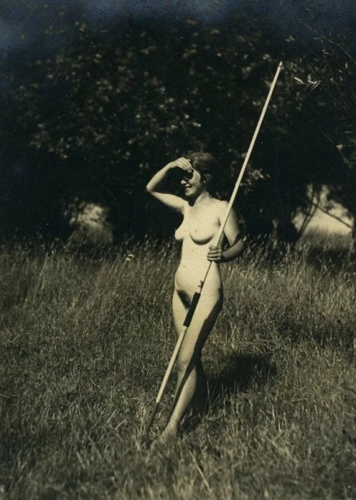 grandma-did: That’s the longest pool cue I’ve ever seen.