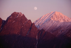 escapekit:  Moments With the Moon Norway-based photographer Bjørg-Elise Tuppen shares beautiful moments with the moon.  