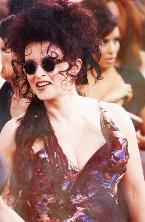 bonhamcartered: 11/∞Favourite Helena Bonham Carter Appearances Golden Globe Arrivals 2011