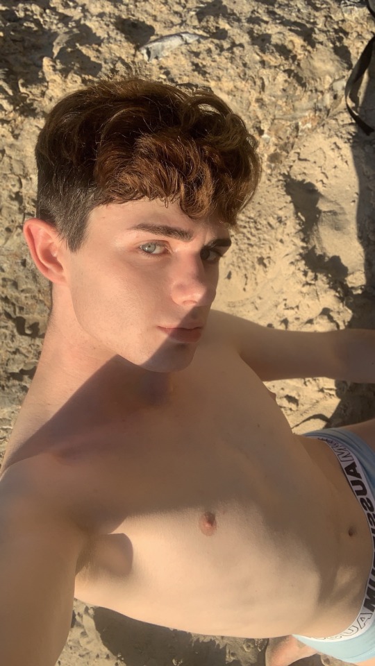 cchristopherw:I got nude at the nude beach this time, you guys just aren’t gonna