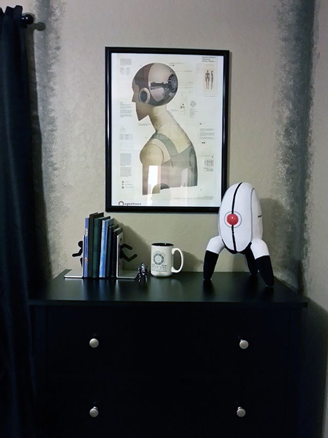 thenimbus:  theomeganerd:  Portal Themed Bedroom by Lauren  jesus fucking christ