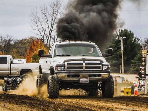 billslader:  KOI Drag Racing #ohio #dragrace #dragracing #truck #trucks #truckporn #diesel @koidragr