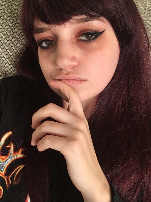 thriftstoregoth:  Face tag update I’m still gross cute but it works