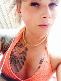 lilyabelle:  Poolside. High as fuck.