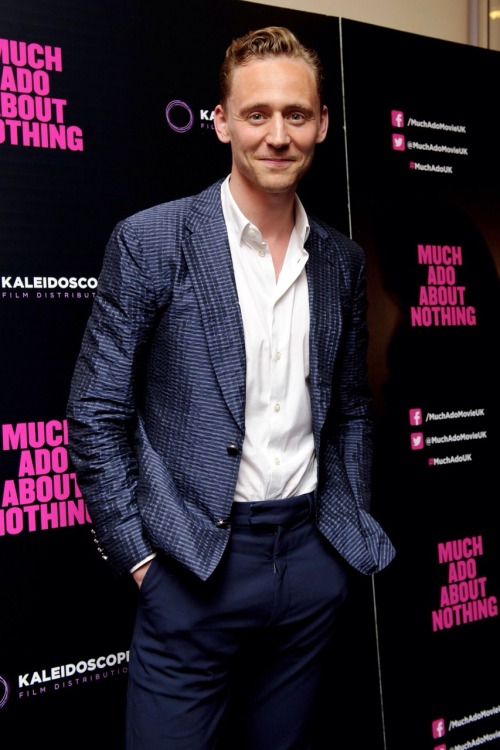 lokisbliss:  I say YES to this outfit and HALLELUJAH! to that jacket (plus the white shirt of sex)~! 