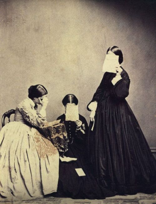 mystica-serpentem:These women are covering their faces because they are in mourning. The letters are