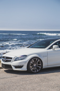 rralker:  CLS63 sitting on some pure HRE RB1s   Gorgeous