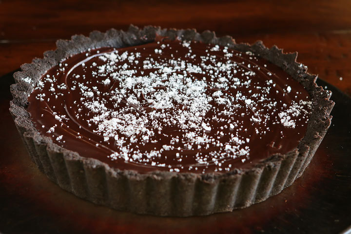 sweetoothgirl:  Dark Chocolate Salted Caramel Oreo Pie  