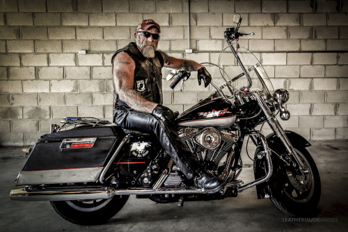pudgester1: leatherboycunt:silvercockring: Hawgs, Hawgs Dawgs motorcycle gangphoto by Christopher Fe