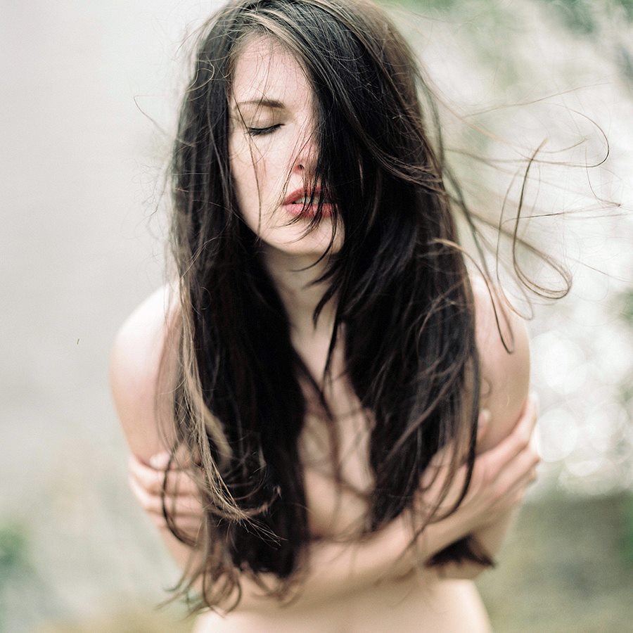 dreaming-glamour-girls:  Model: Lisa AnselmPhotographer:   Andre Pfützenreuter