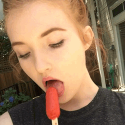 tell-me-how-to-breathe:  I have a popsicle