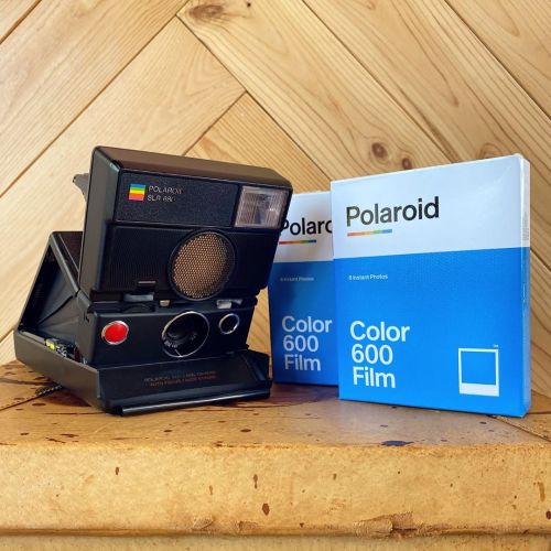 The Polaroid SLR 680 with autofocus and autostrobe. Compatible with @polaroid 600 film. #polaroidslr