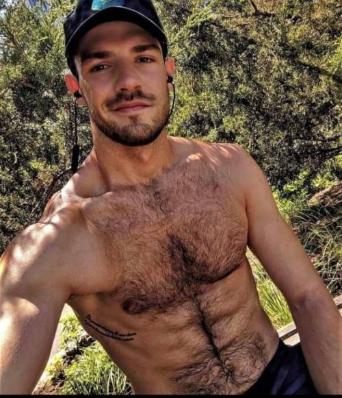 davesden64:&ldquo;Hey, man&hellip;great spot for a Sunday hike, huh&hellip;?&rdquo;